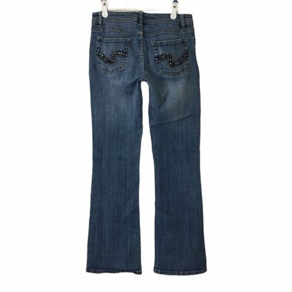 Revolt Jeans Women’s Size 9 Juniors Hand Painted Denim Flowers Measures 28x30.5 - Picture 2 of 16